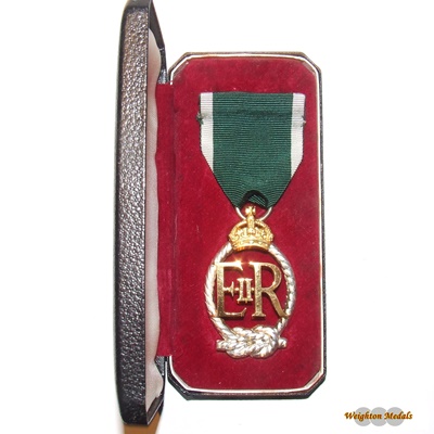 Royal Naval Reserve Decoration - 1967 - Click Image to Close